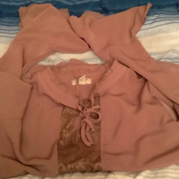 Blouses - Picture 2 of 2